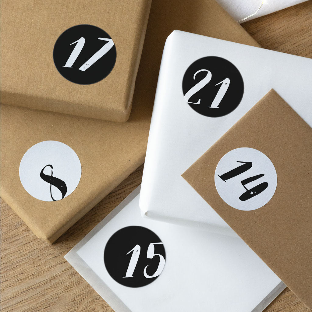 Runde schwarz weiße Adventskalender Aufkleber