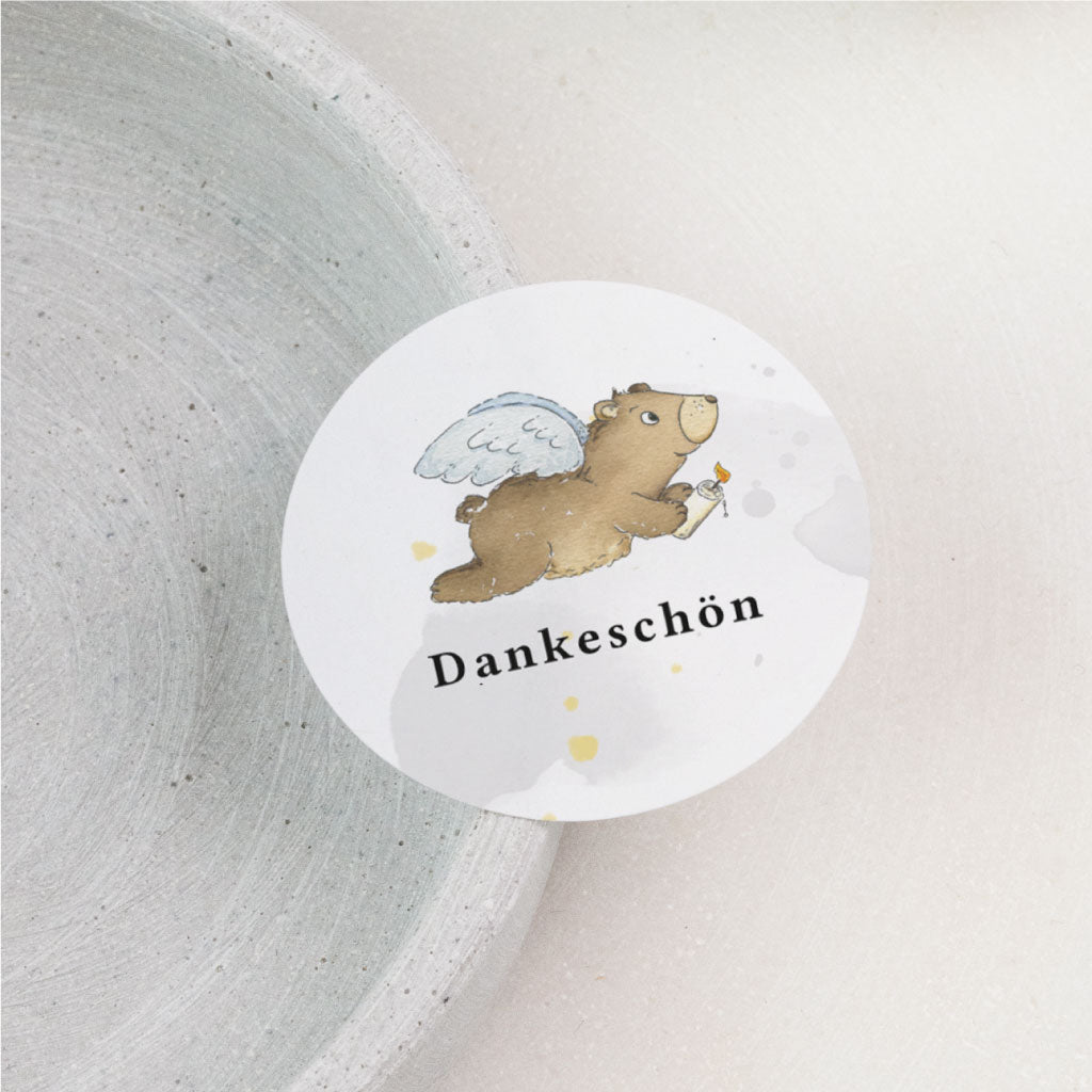 Runder Aufkleber mit handgemaltem Engel-Bär und Schriftzug Dankeschön als Danke Sticker für Taufe, Kommunion oder Konfirmation