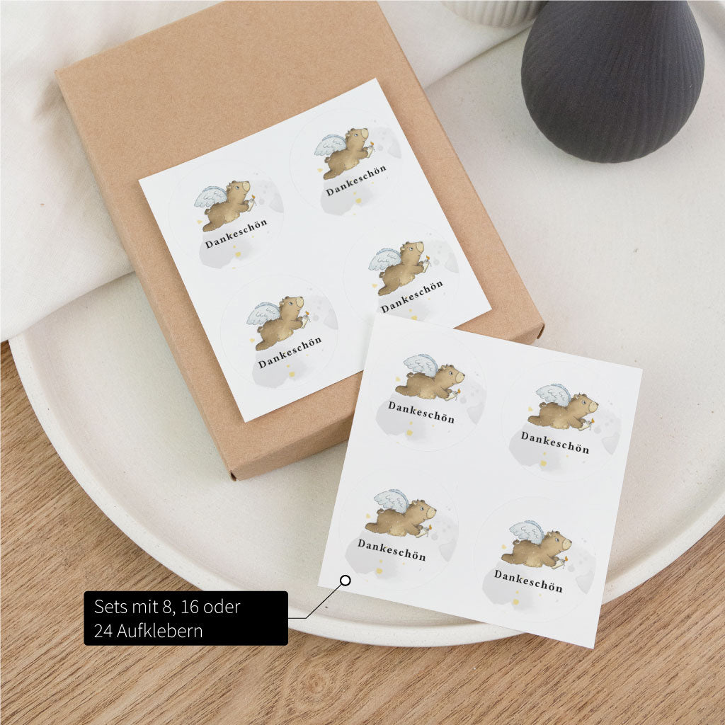 Danke Sticker im Set auf Verpackungsbox, runde Aufkleber mit Engel-Bär für Gastgeschenk, Mitgebsel und Feier zur Taufe oder Kommunion