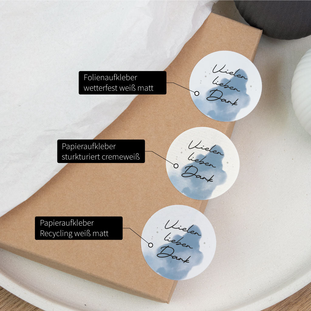 Materialvergleich der Danke Aufkleber – Folienaufkleber matt und Papieraufkleber für Geschenkverpackungen