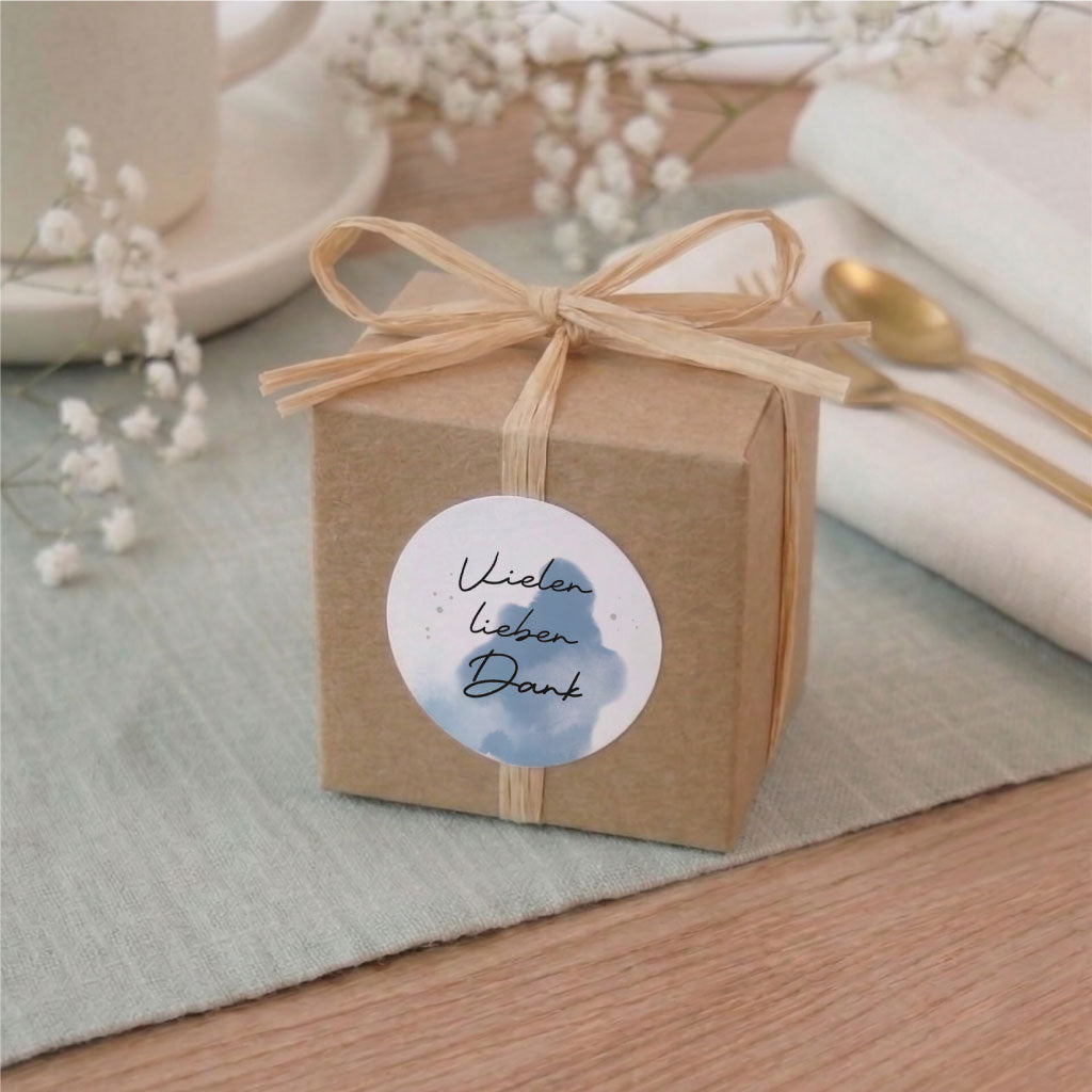 Runder Danke Aufkleber „Vielen lieben Dank“ auf Geschenkverpackung – Sticker für Gastgeschenke bei Hochzeit, Taufe oder Geburtstag