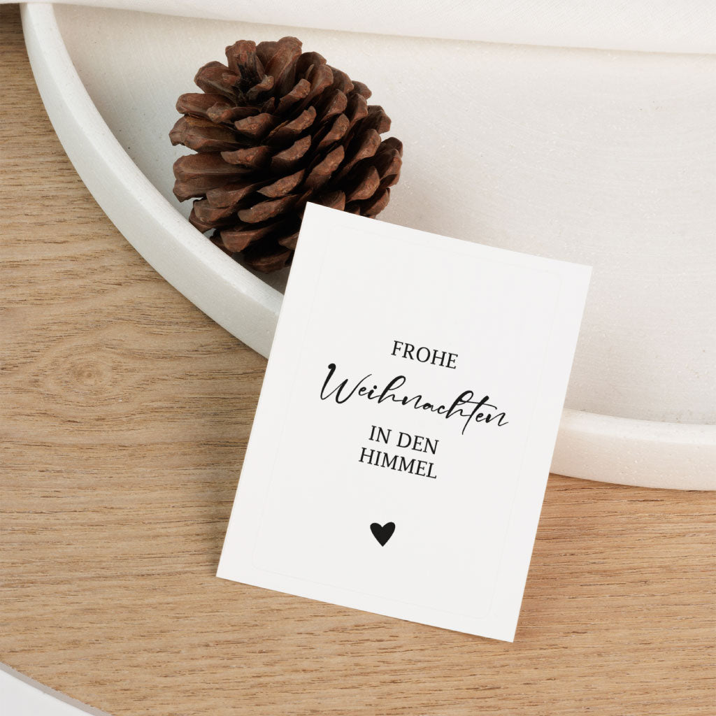 Sticker mit der Botschaft „Frohe Weihnachten in den Himmel“ im schlichten Design, perfekt geeignet für Grablichter und als stilles Zeichen der Verbundenheit zu Weihnachten.