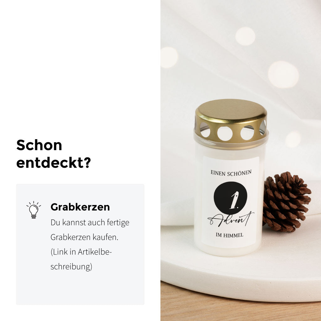 Werbegrafik mit Grabkerze und dem Aufkleber „1. Advent – im Himmel“, Hinweis auf zusätzlich verfügbare, fertig beklebte Grabkerzen – ideal für die stille Weihnachtszeit.