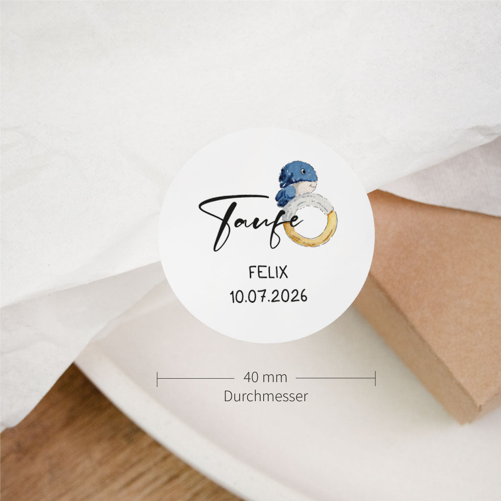 Personalisierter Sticker zur Taufe mit 40 mm Durchmesser, rundes Design mit Wal, Name und Datum