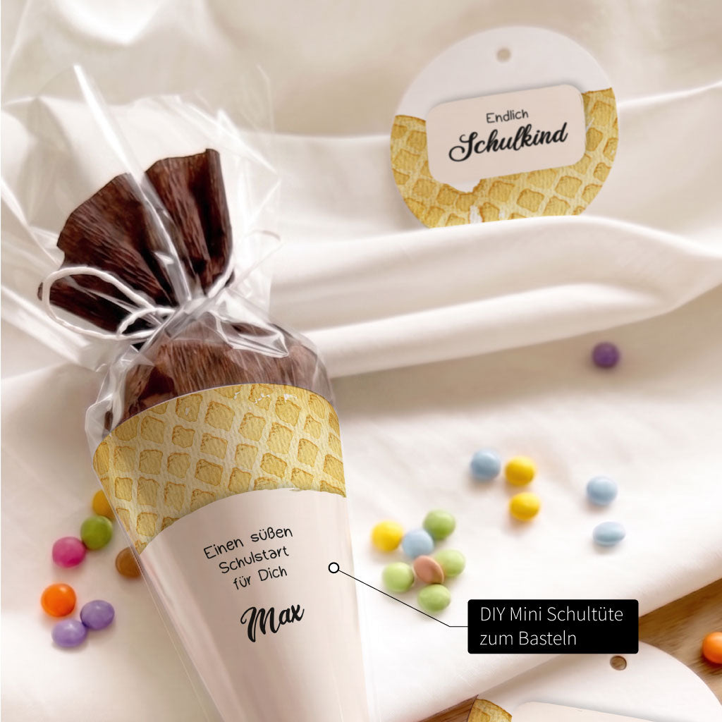Bild zeigt Hinweis auf DIY Mini Schultüte zum Basteln. Eiswaffel Aquarell Motiv ideal als Gastgeschenk.