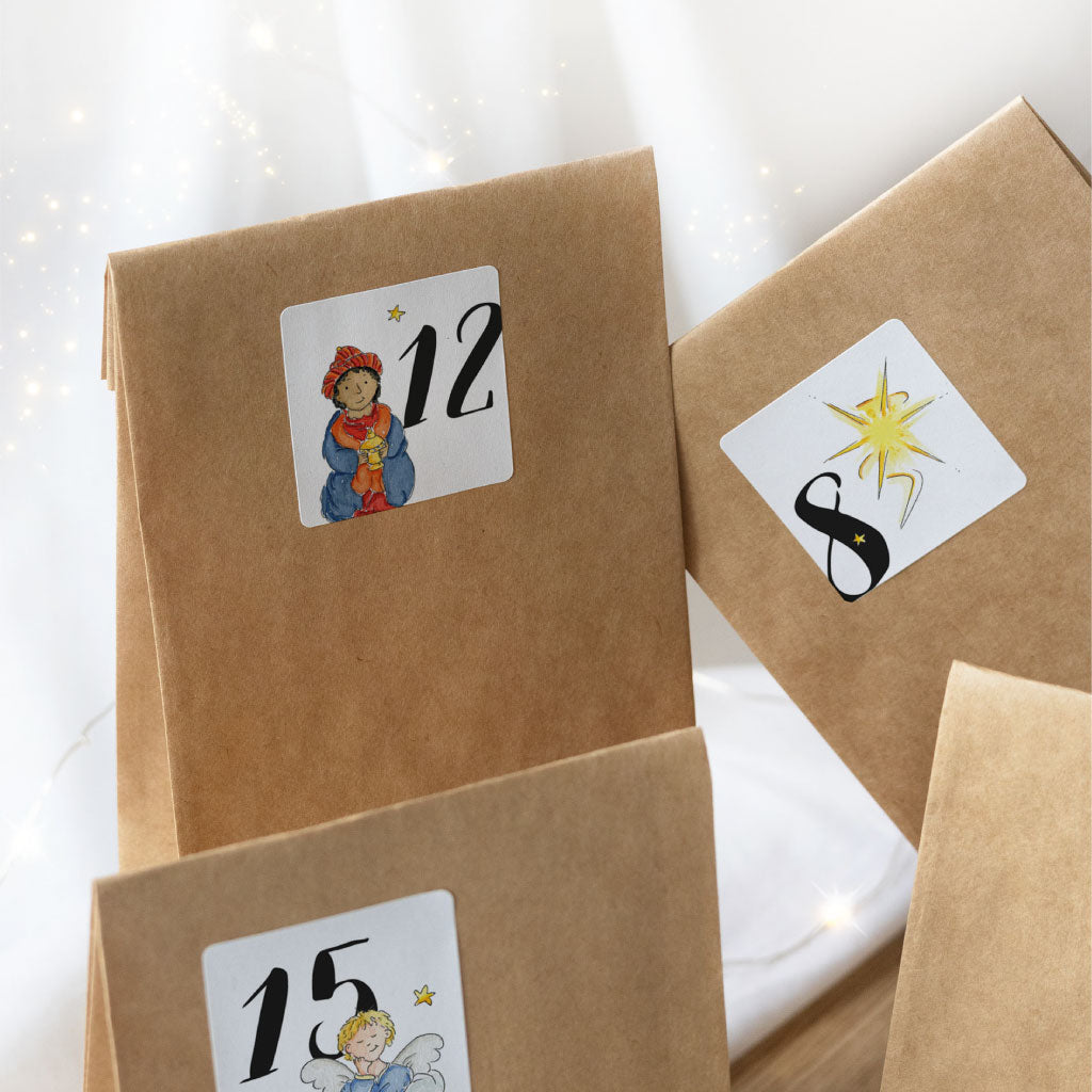 Nummer 12 mit König und 8 mit Sternschnuppe auf Tüten aus Kraftpapier