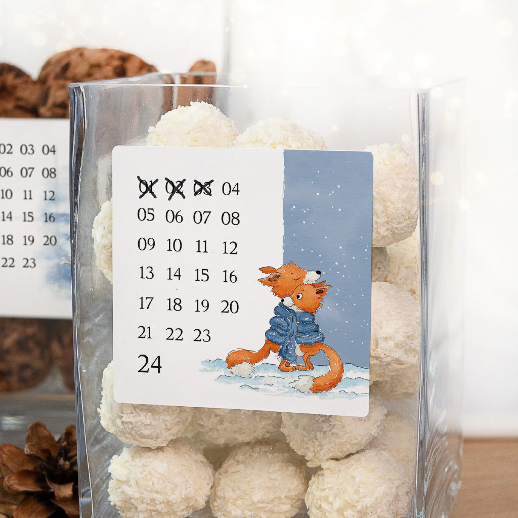 Keksglas in der Adventszeit mit ausgedrucktem Countdown Aufkleber und einem Fuchs Aquarell Motiv zum Abhaken