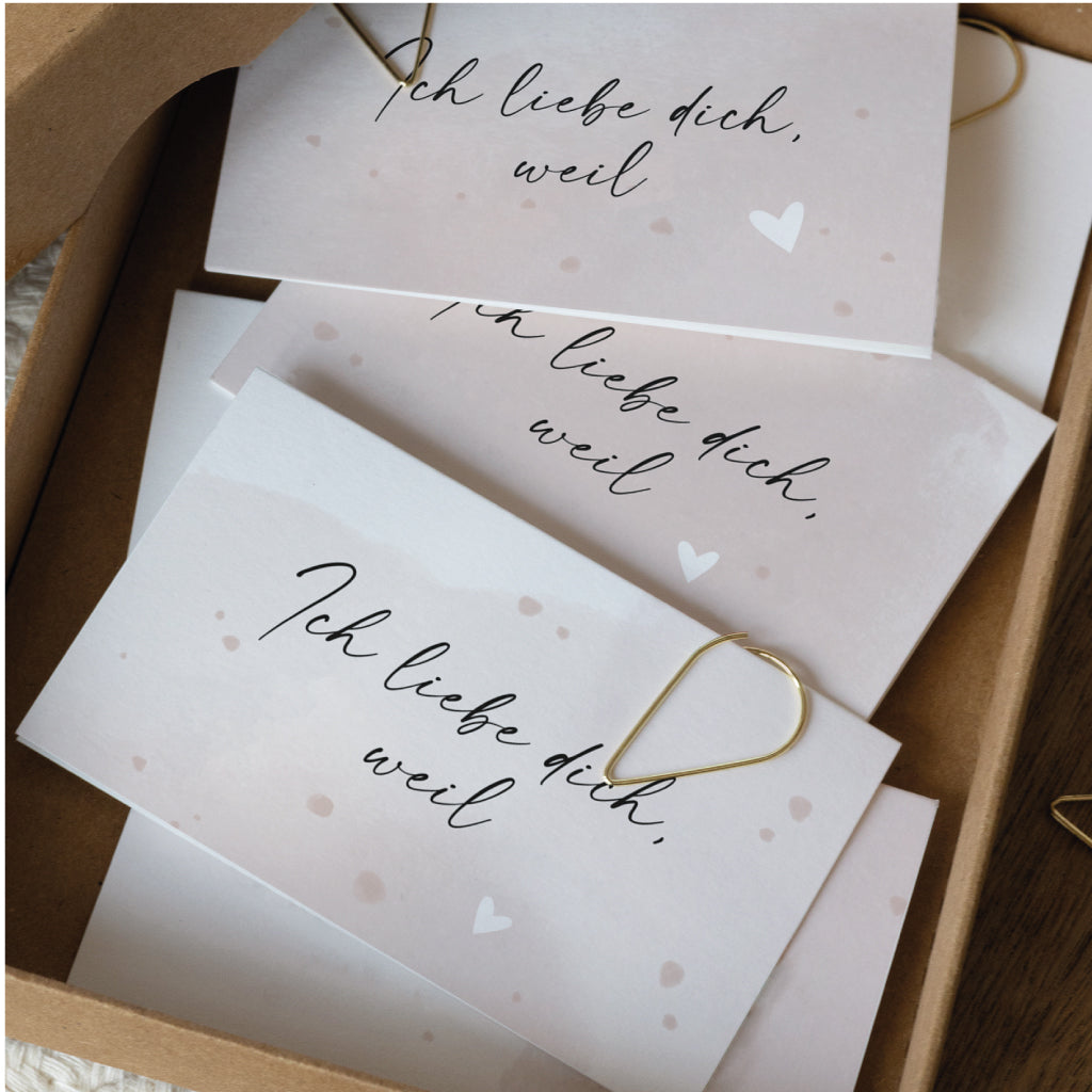 Detailaufnahme der romantischen DIY-Karten mit sanftem Aquarell und Schriftzug – Teil eines digitalen Liebesbrief-Sets zum Selbstausdrucken.
