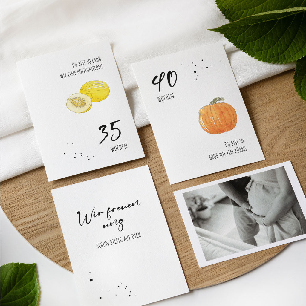 Drei Meilensteinkarten für die Schwangerschaft mit Kürbis, Honigmelone und Begrüßungstext – PDF-Dateien mit Aquarell-Motiven als Geschenk für werdende Mamas.