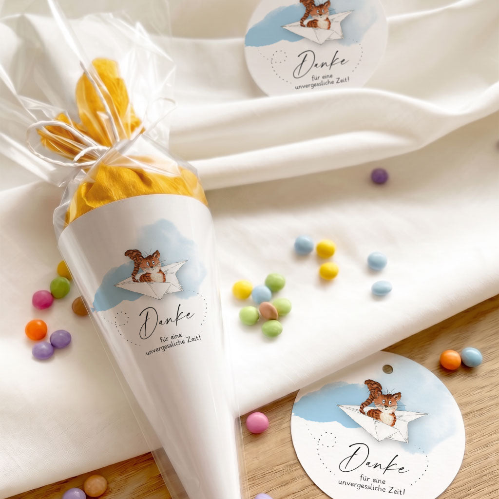 Kreatives Abschiedsgeschenk Kindergarten Set mit Mini Schultüte und Geschenkanhänger mit Katze Aquarell Motiv.