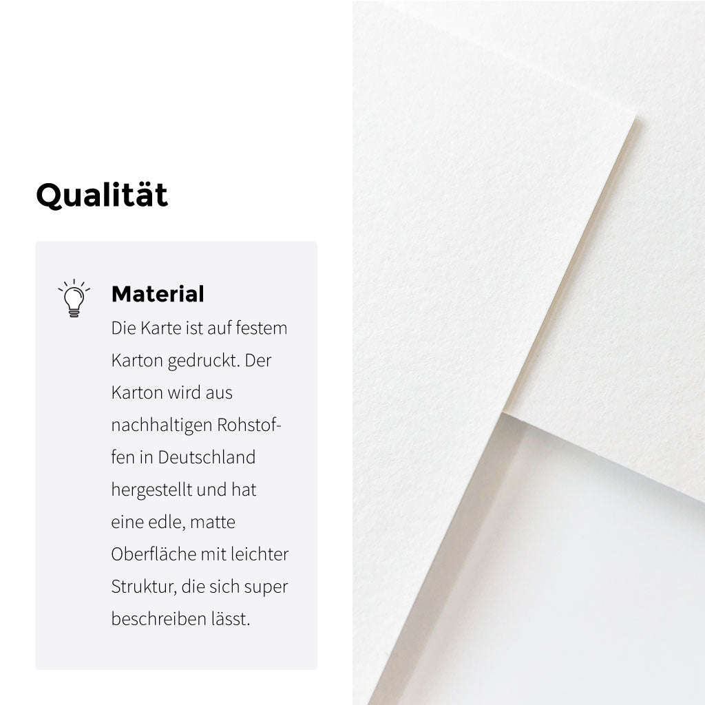 Detailaufnahme des hochwertigen Kartons der Glückwunschkarte, matte Oberfläche mit feiner Struktur für Taufkarten