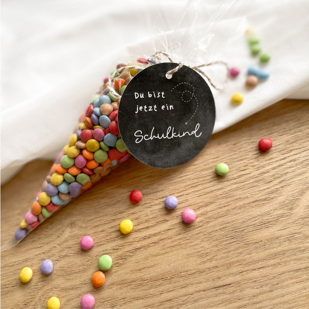 Geschenk zur Einschulung: Anhänger im schwarzen Tafel Look