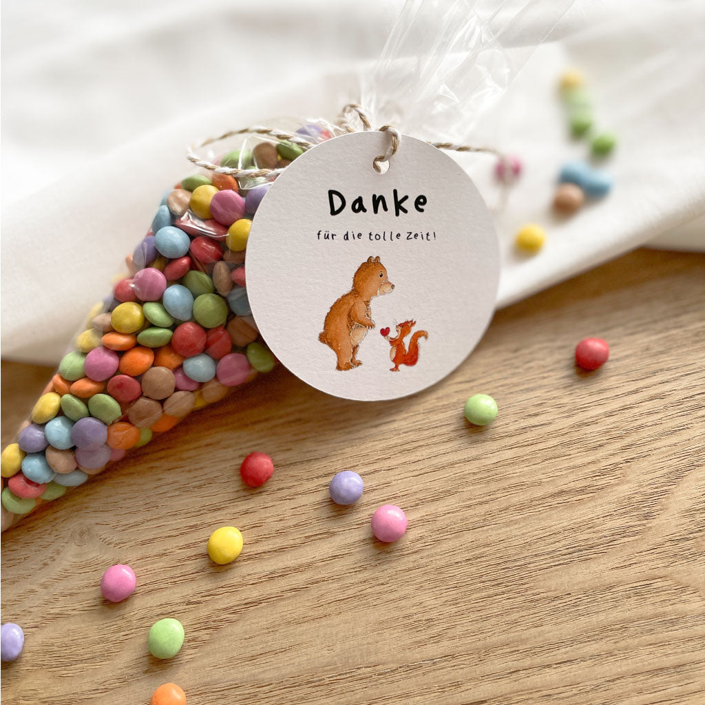 Anhänger mit Text "Danke für die tolle Zeit" und Aquarell Motiv mit Bär und Eichhörnchen