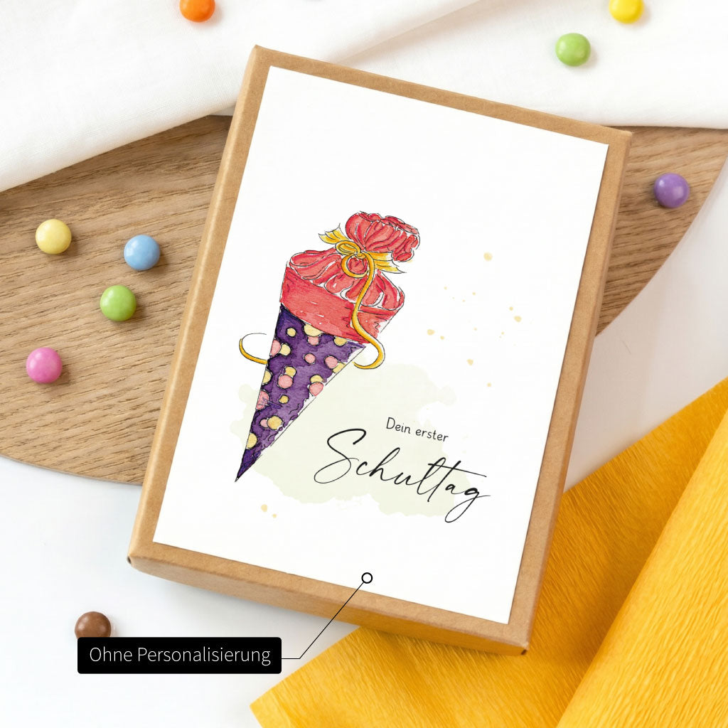 Geschenkschachtel zur Einschulung mit Schultüten Aquarell Motiv in der Variante ohne Namen.