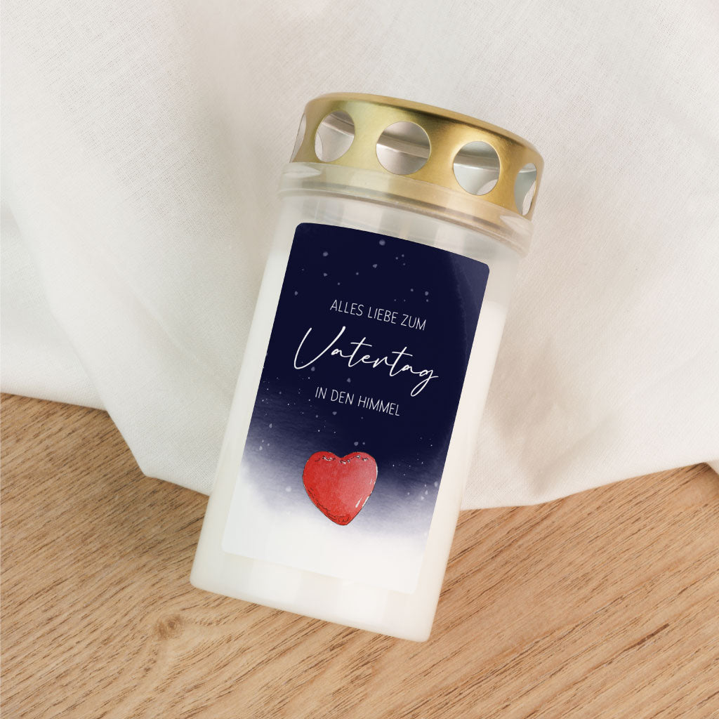 Aufdruck in weißer Schrift "Alles Liebe zum Vatertag in den Himmel"