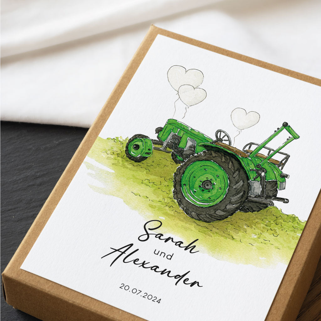 Detailbild des handgemalten Traktors, ideal für Landhochzeiten