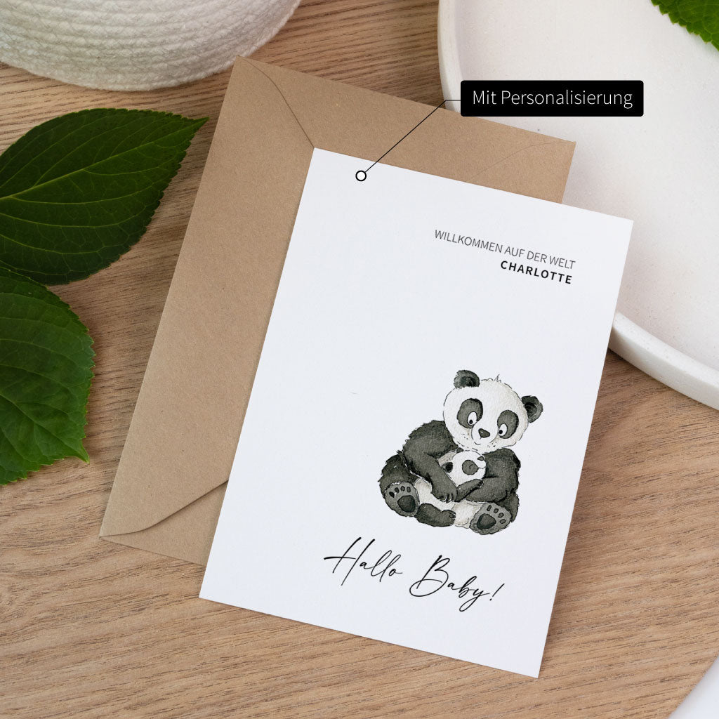 Glückwunschkarte zur Geburt mit handgemaltem Panda-Paar und Namenspersonalisierung – zartes Design für Jungen und Mädchen.