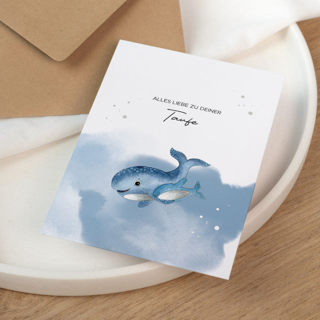Grusskarte zur Taufe mit zwei Walen im handgemalten Aquarell und Schriftzug Alles Liebe zu deiner Taufe, passend als Geschenk zur Tauffeier