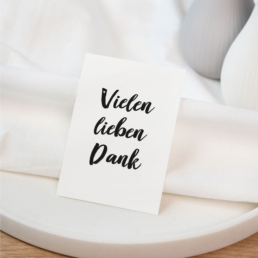 Geschwungener Schreibschrift Schriftzug Vielen lieben Dank mit Herz