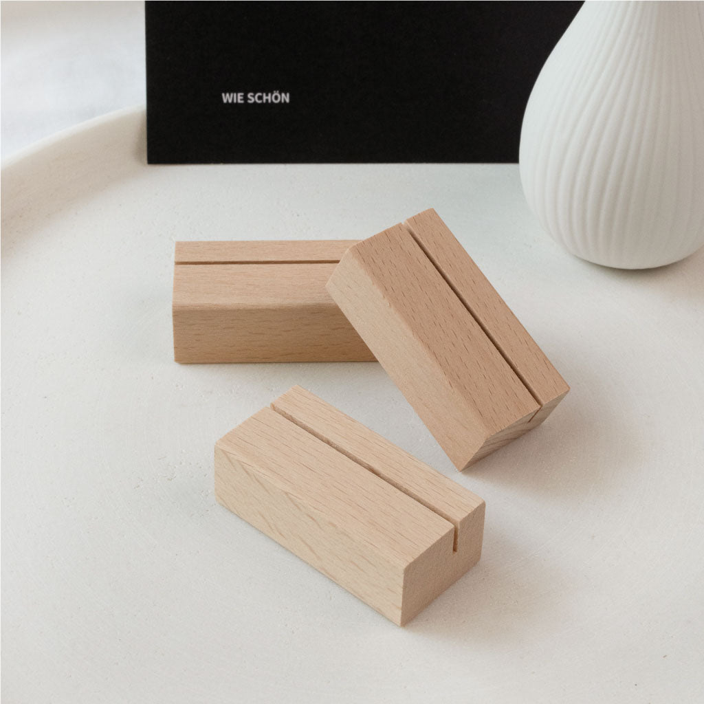 Dreier-Set Kartenständer aus massivem Buchenholz, natürliche Holzoptik für Karten bei Feier oder Hochzeit.