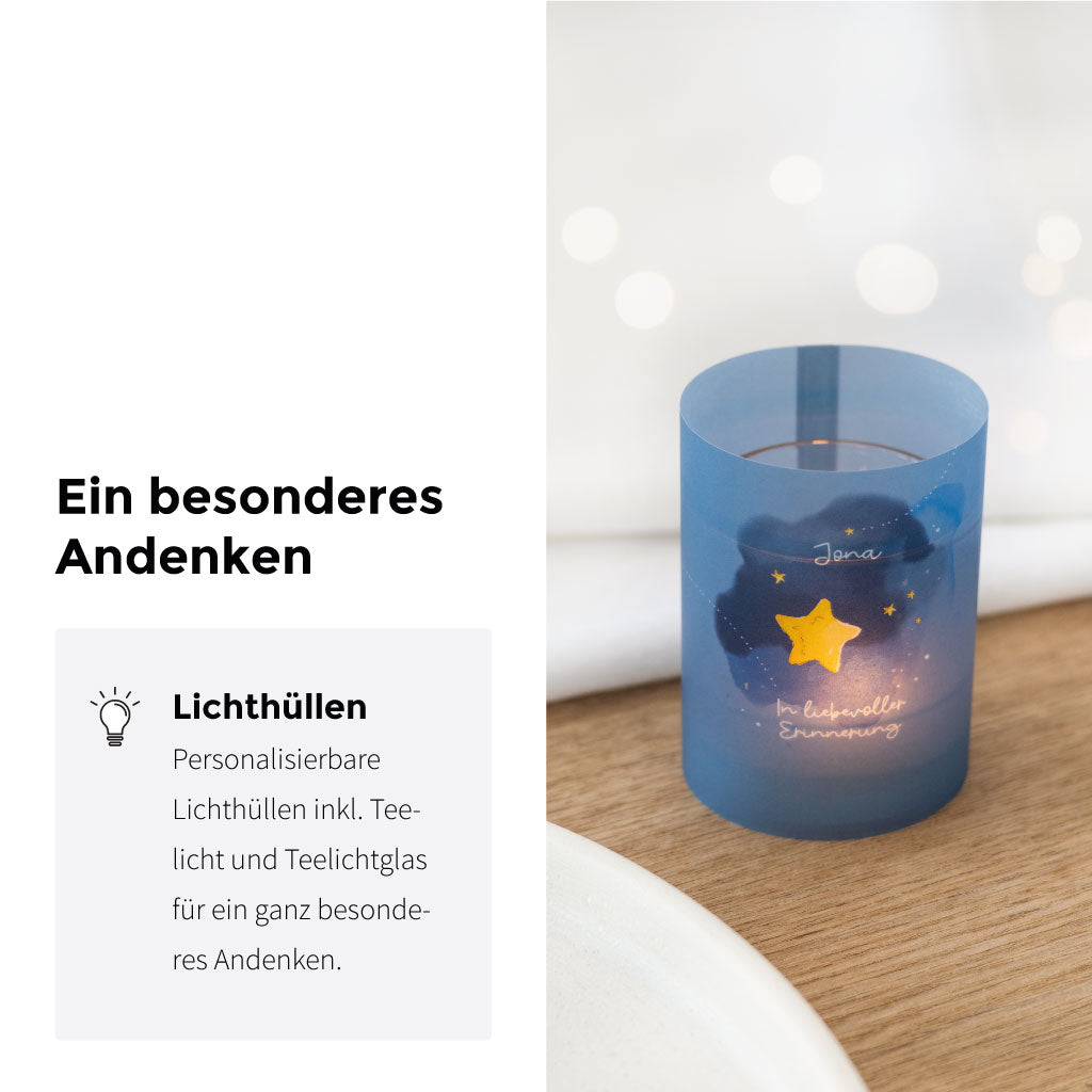 Trauer-Lichthülle mit Teelicht auf Holzuntergrund, begleitet von Text „Ein besonderes Andenken“ – Trostspender und Dekoration für stille Abschiede.