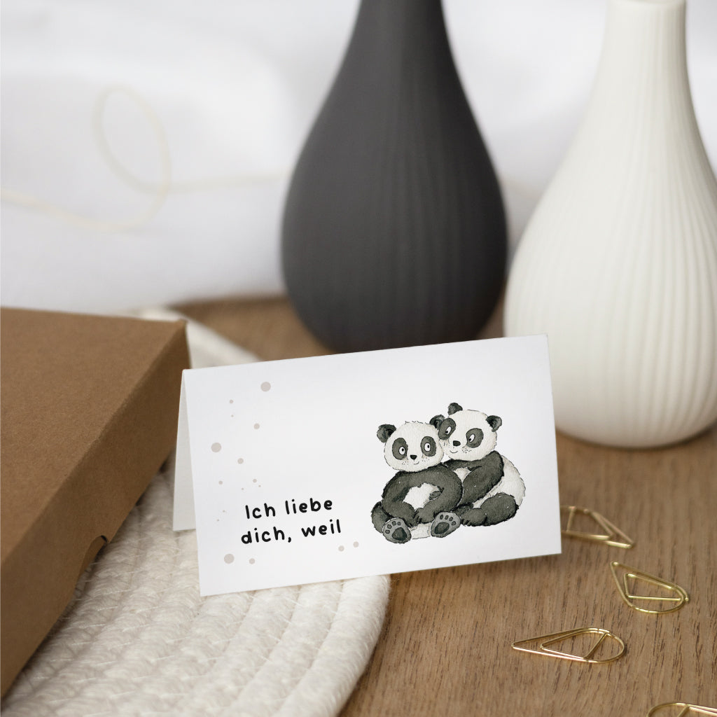 Detail eines Kärtchens mit Panda Bären Motiv