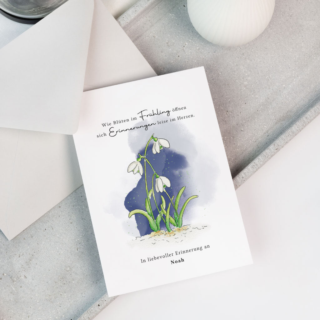 Frontalansicht der Trauerkarte mit Schneeglöckchen Aquarell und tröstendem Spruch – ein stilvolles Andenken für Frühling, Ostern und Sternenkinder.
