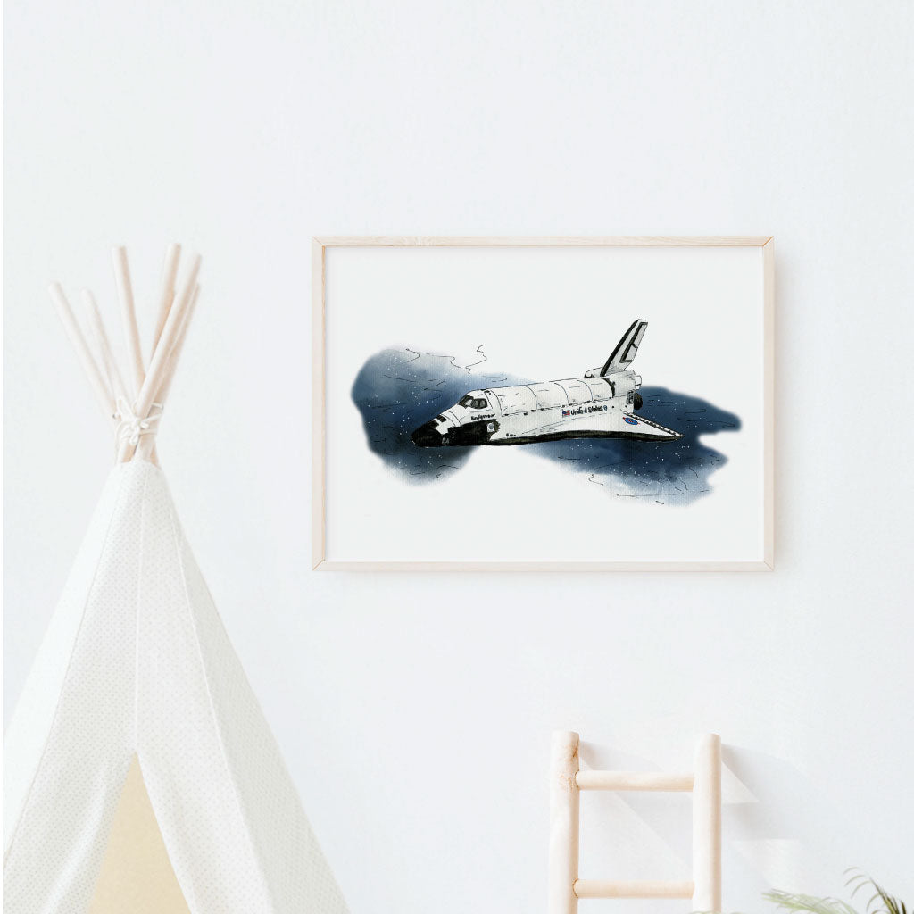 Space Shuttle Bild hängt im Kinderzimmer an der Wand als Dekoration
