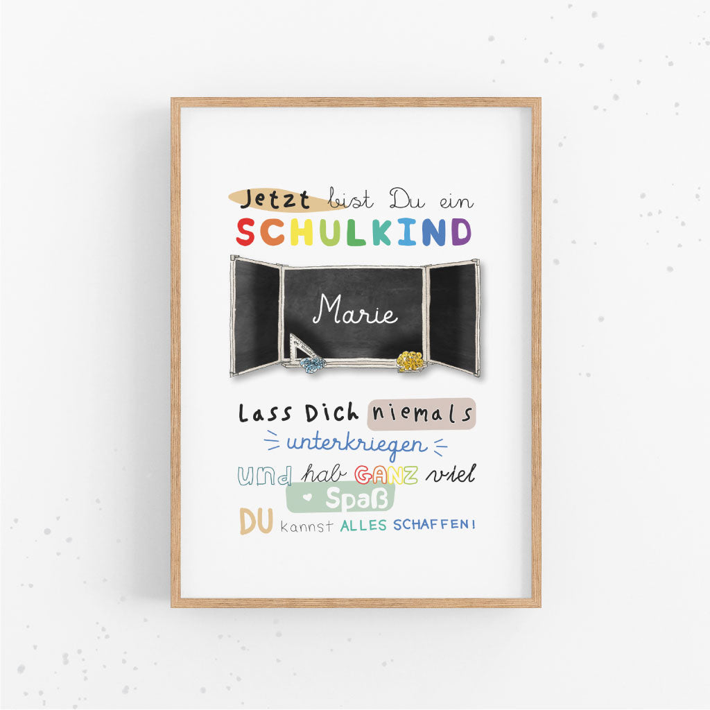 Poster zur Einschulung hängt an Wand
