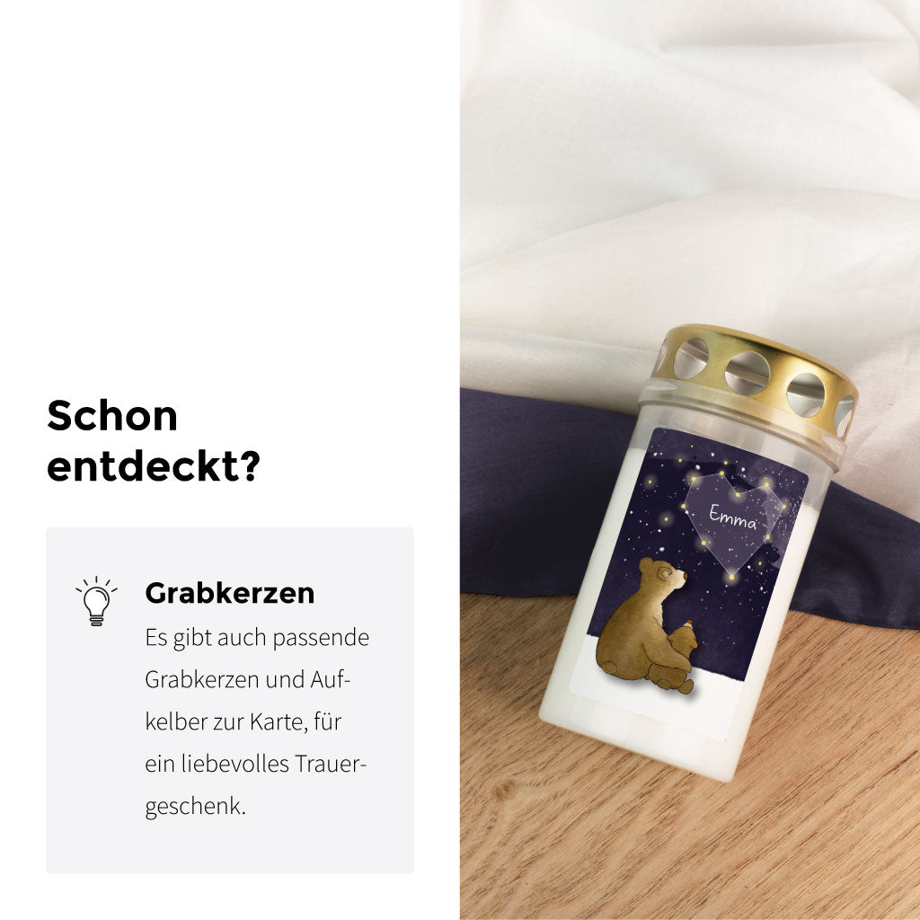 Passende Grabkerze zur Trauerkarte mit personalisiertem Aquarell-Bärenmotiv und Sternbild, liebevoll gestaltet als Trost spendendes Trauergeschenk.