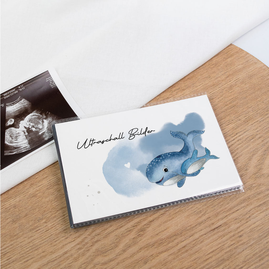 Schwarzes Einsteckalbum für Ultraschallbilder Aufbewahrung mit großem Wal-Motiv – Aquarell Wale in Blau, Schutz für Bilder und Fotos, personalisierbar