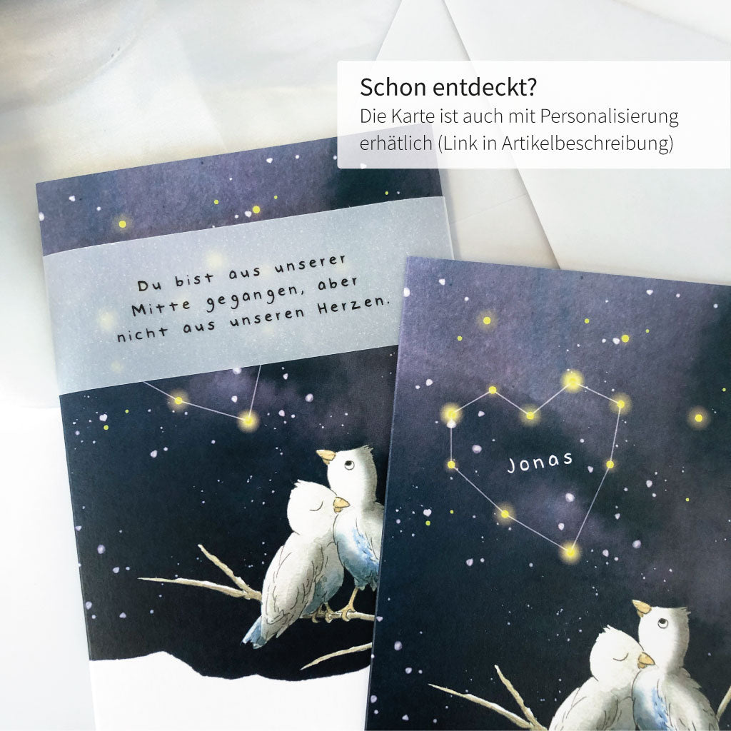 Karten mit und ohne personalisiertem Name liegen nebeneinander