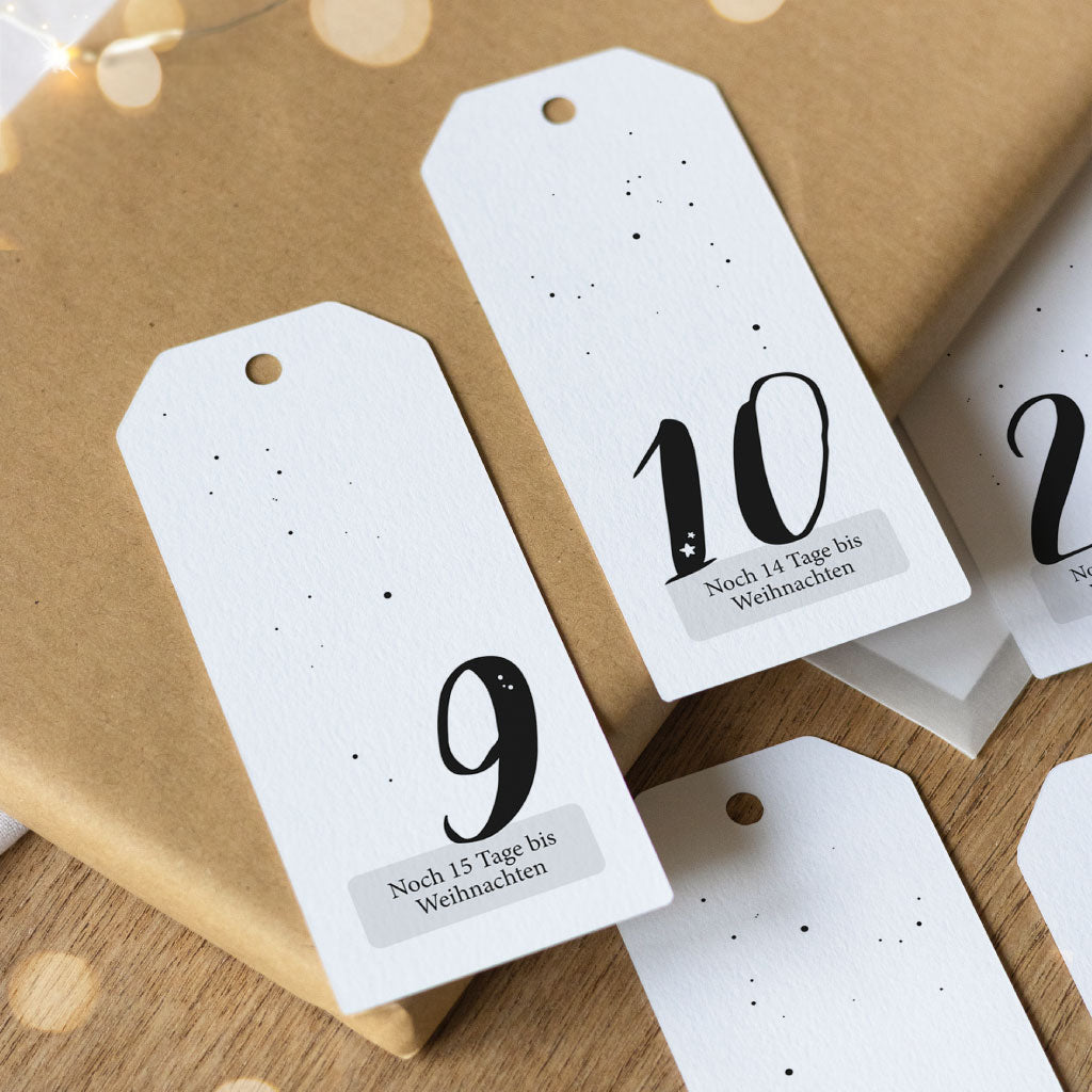 Detailfoto der Anhänger Nummer 9 und 10