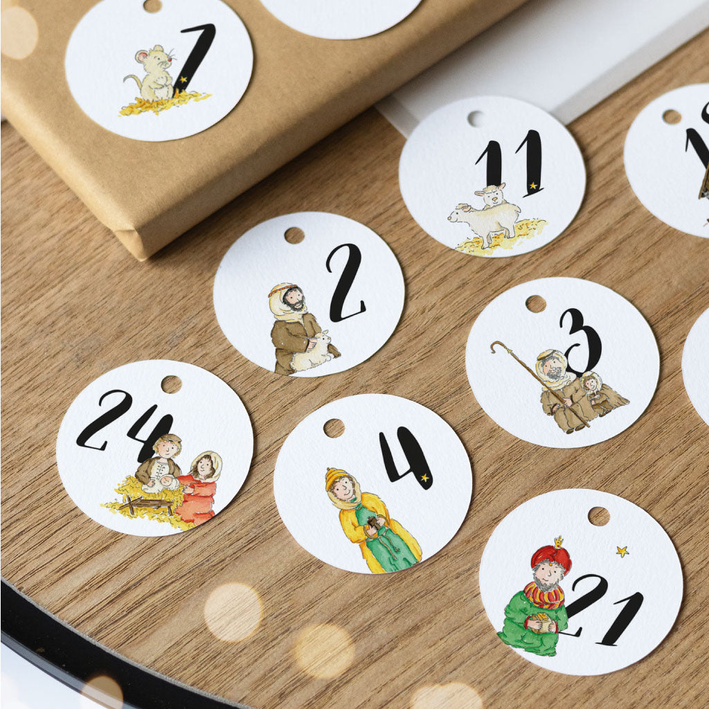 Adventskalender-Anhänger im runden Format zum Basteln: Zahl 7 mit Maus, Zahl 2 mit Hirte und Schaf, Zahl 11 mit Schaf, Zahl 3 mit Hirte