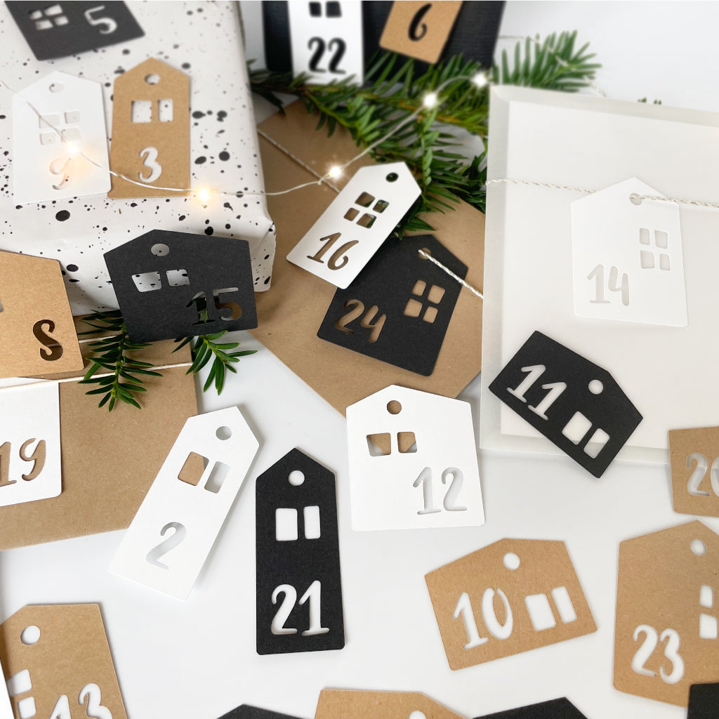 Adventskalender Häuser Anhänger in weiß, schwarz, Kraftkarton oder als Mix