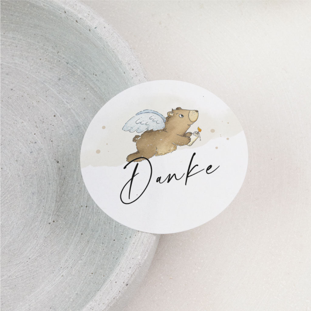 Runder Aufkleber mit handgemaltem Engel-Bär und Schriftzug Dankeschön als Danke Sticker für Taufe, Kommunion oder Konfirmation