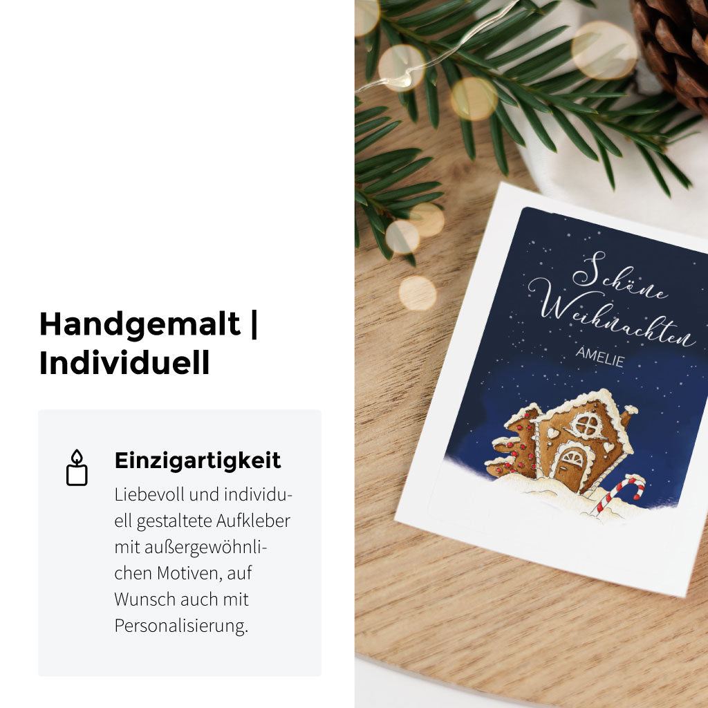 Individueller Weihnachtsaufkleber für Grabkerzen mit liebevoll illustriertem Lebkuchenhaus – handgemalt und auf Wunsch mit Namenspersonalisierung.