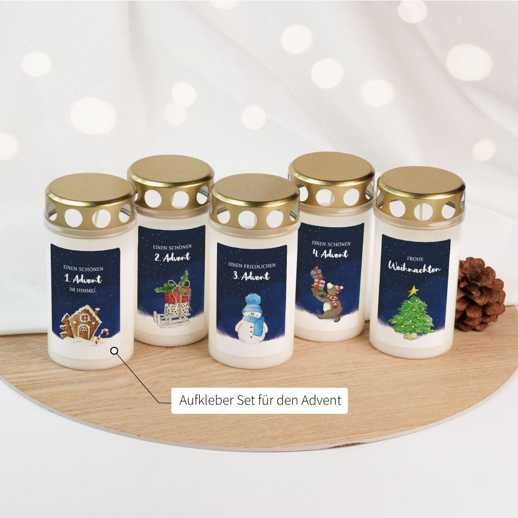 Weihnachtliche Grabkerzen mit handgemalten Aquarell-Aufklebern für den 1. bis 4. Advent und Weihnachten, ideal für Sternenkinder und Erwachsene.