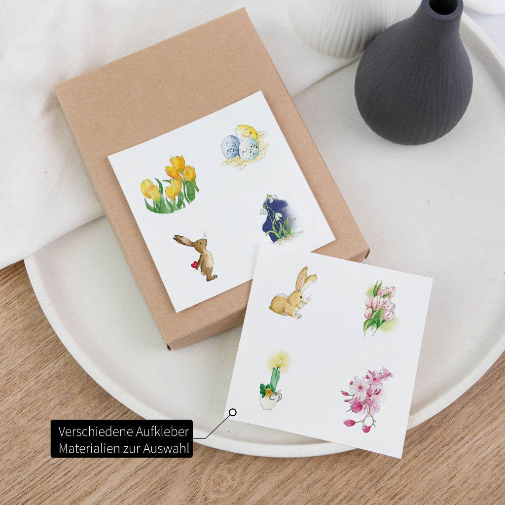 Aufkleber Set Ostern mit verschiedenen runden Stickern aus handgemalten Aquarellen auf zwei Karten, ideal als Sticker Ostergeschenke zum Dekorieren.