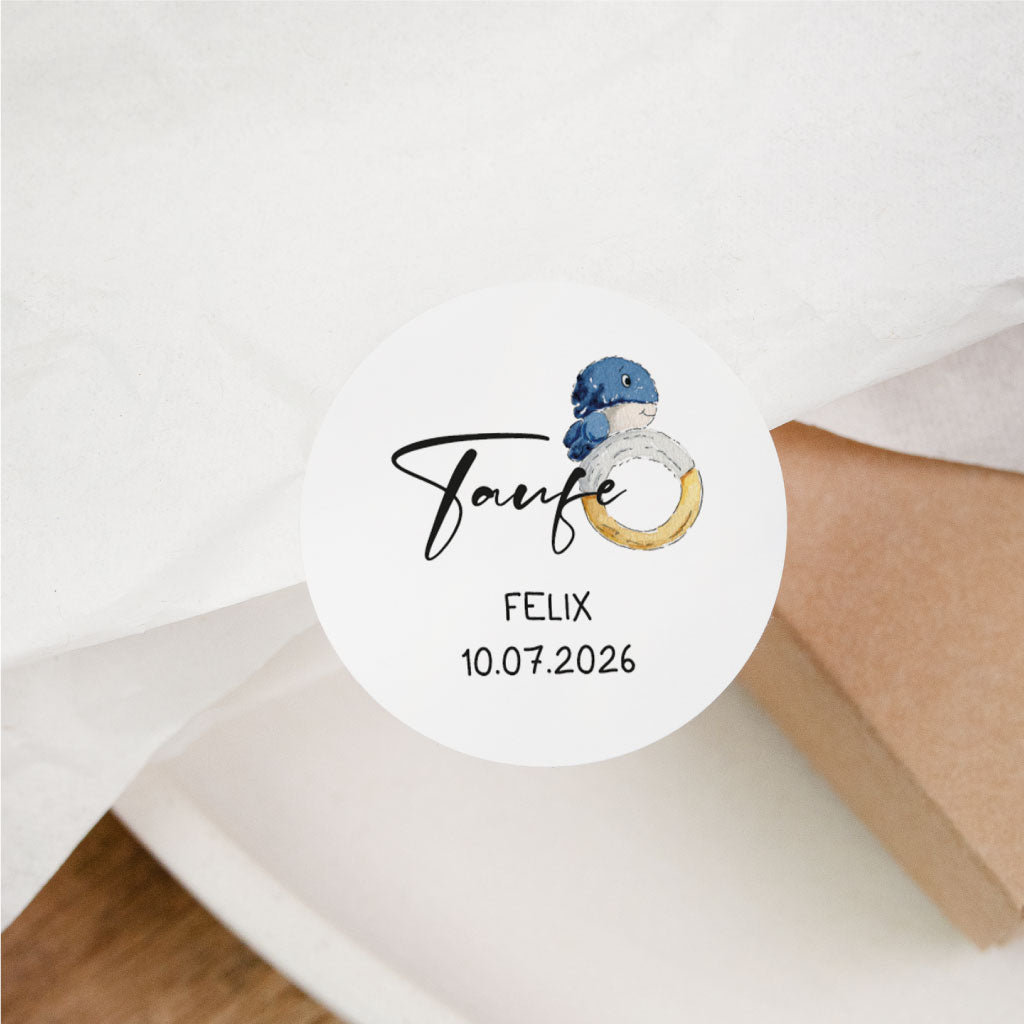 Personalisierter Aufkleber zur Taufe mit handgemaltem Wal, Name Felix und Datum, runder Sticker für Einladungen oder Gastgeschenk