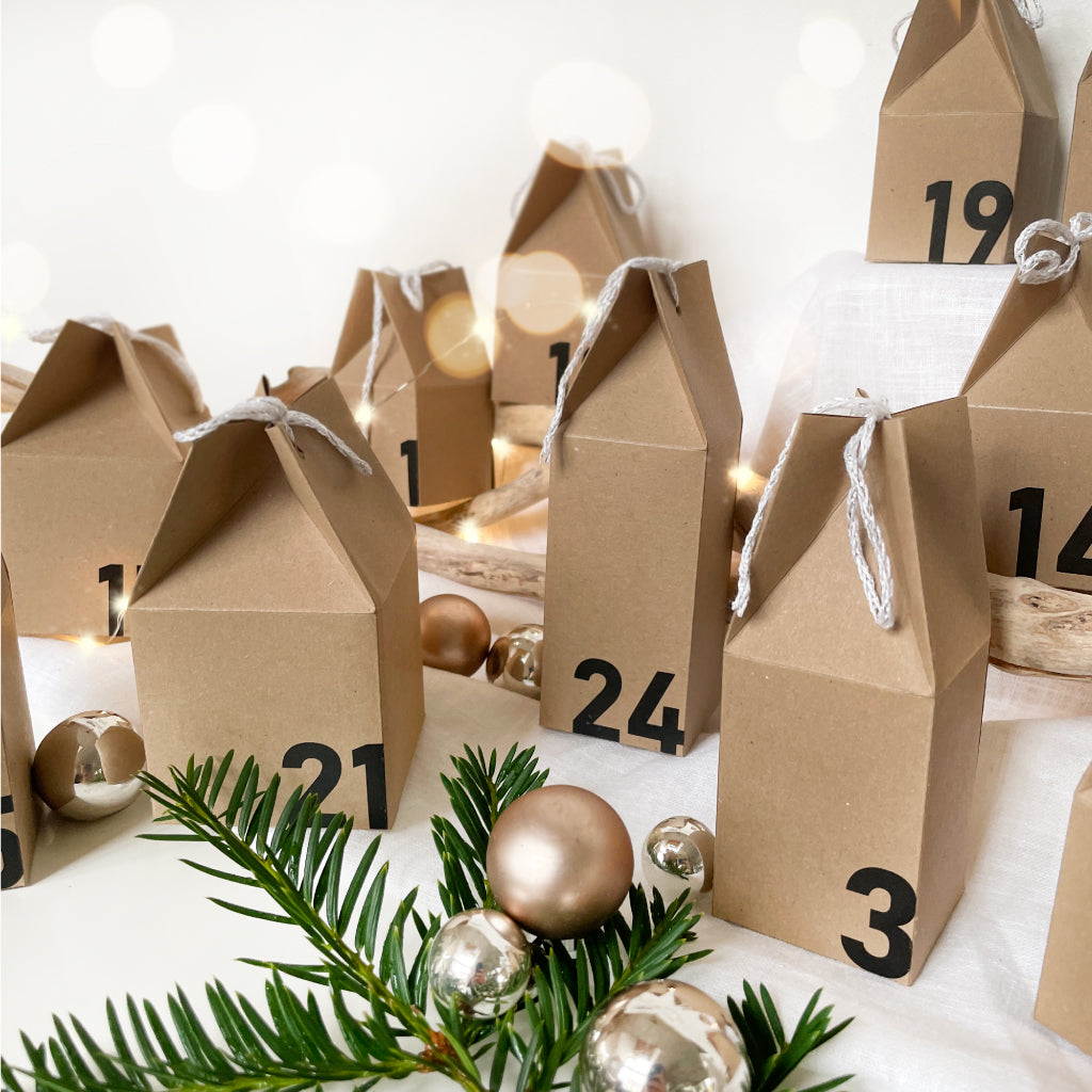 DIY Bastelset mit nummerierten Adventskalender Häuschen als digitale Datei zum Selbstausdrucken und Basteln.