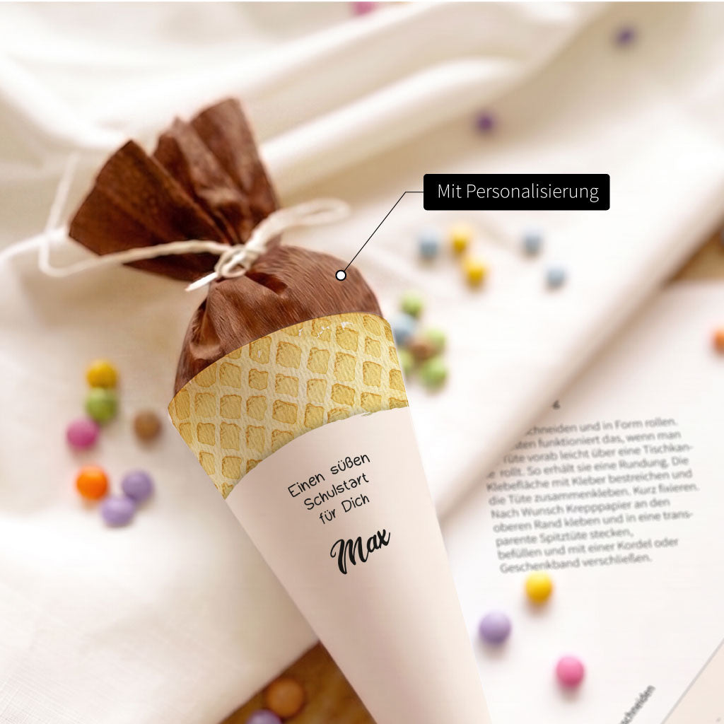 Schultüte mit Namen und Eiswaffel Aquarell Motiv. Bildtext Mit Personalisierung für das Geschenk zum Schulstart.