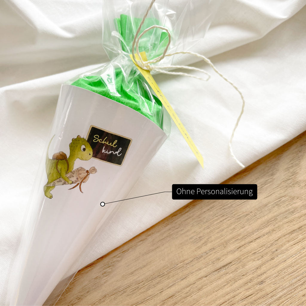 Schultüte mit Schokolinsen gefüllt