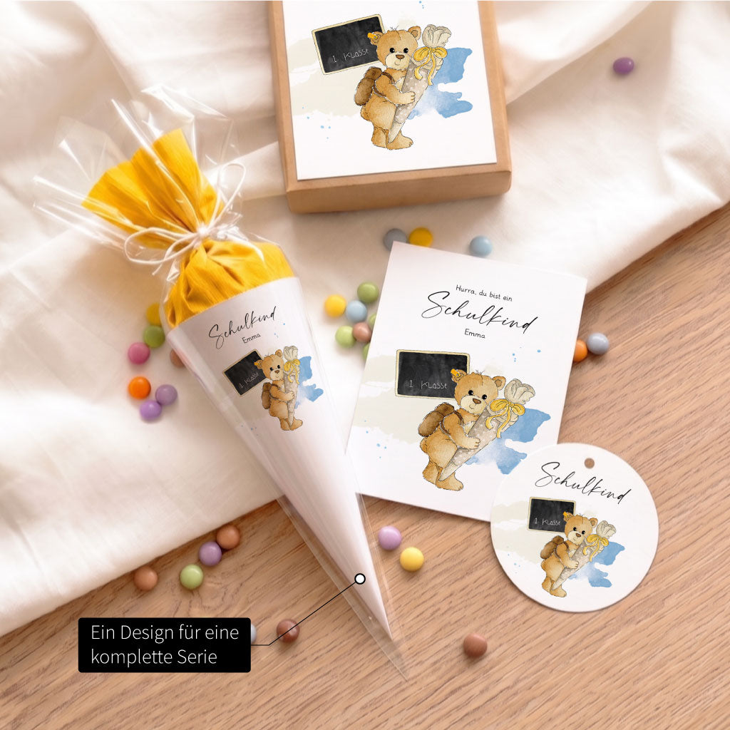 Komplettes Geschenk Set zur Einschulung mit DIY Schultüte, Karte und Schachtel mit Teddy Aquarell Motiv.