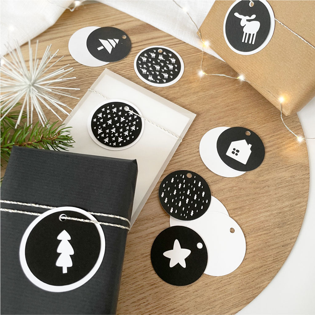 Schwarz weißes Design mit weihnachtlichen Symbolen