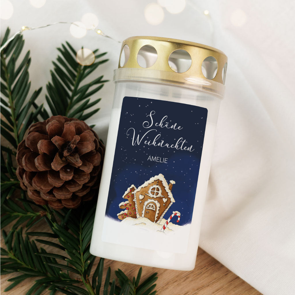 Grabkerze mit weihnachtlichem Aquarellmotiv eines Lebkuchenhauses, personalisierbar mit Namen – ein liebevolles Andenken für Sternenkinder zur Adventszeit.
