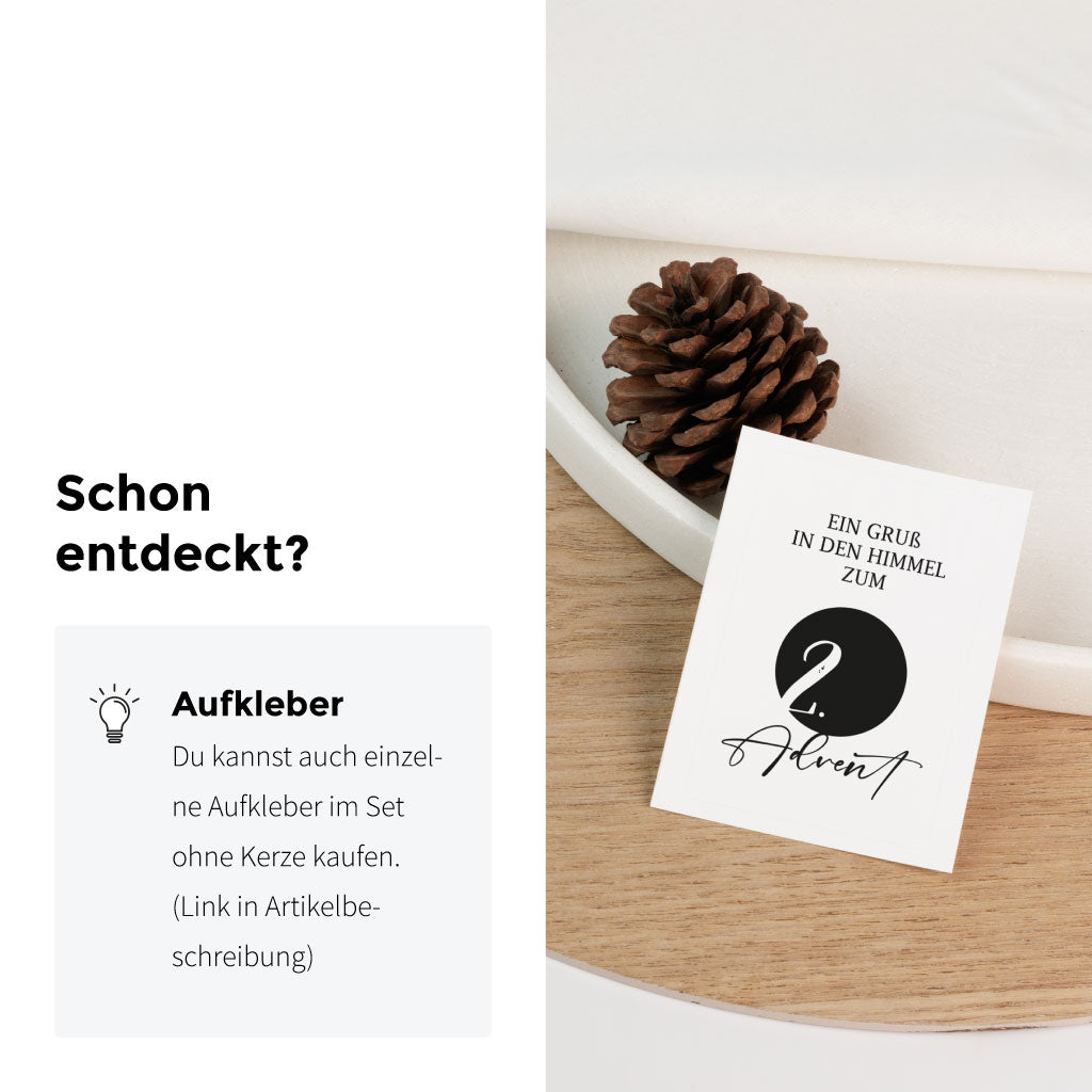 Aufkleber mit der Aufschrift „2. Advent – Ein Gruß in den Himmel“ neben einem Tannenzapfen – alternativ auch ohne Kerze erhältlich als persönliche Erinnerung.