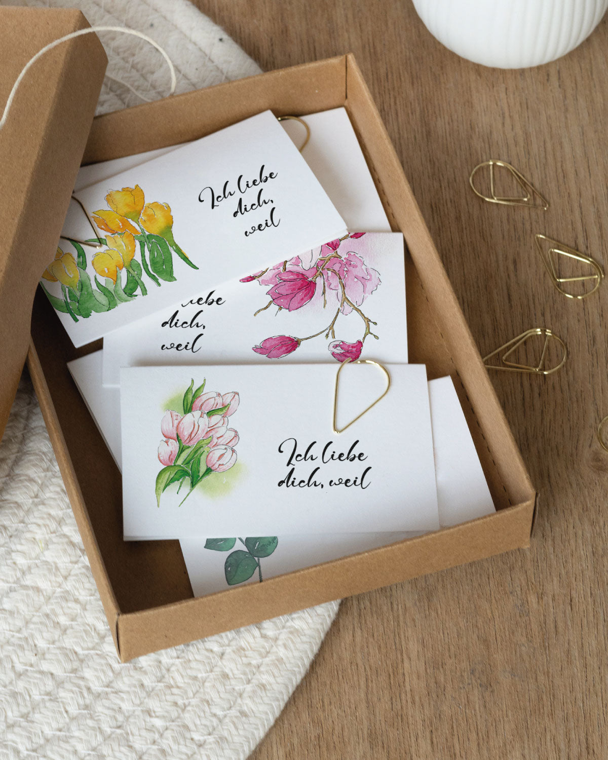 Liebesbriefe zum Valentinstag in Geschenkschachtel