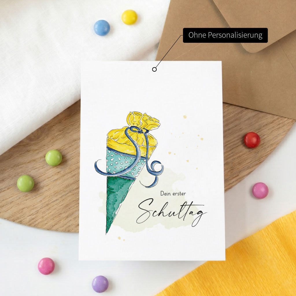 Karte zum Schulbeginn für Jungen ohne Personalisierung. Das grüne Schultüten Aquarell Motiv steht im Mittelpunkt.