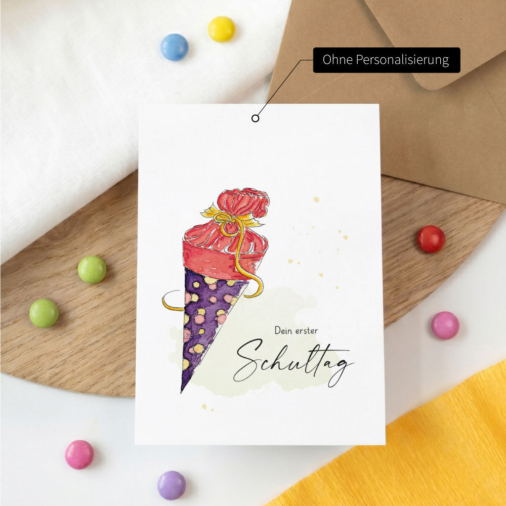 Glückwunschkarte für Mädchen zum Schulbeginn ohne Personalisierung mit detailreichem Schultüten Aquarell Motiv.